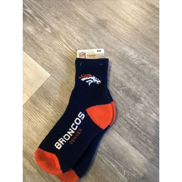 NFL Denver Broncos Reebok Team Logo Adult Crew Socks MD MEN 5-10 W6-11. - Picture 1 of 12